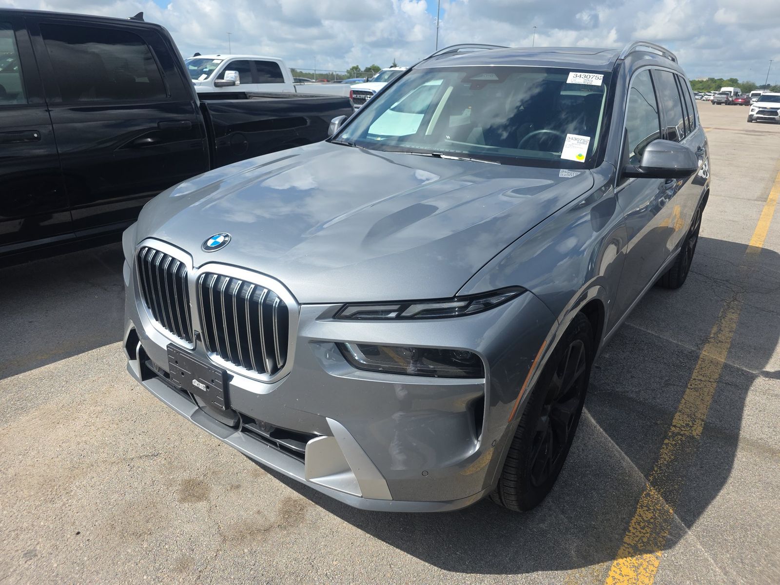 2025 BMW X7 xDrive40i AWD