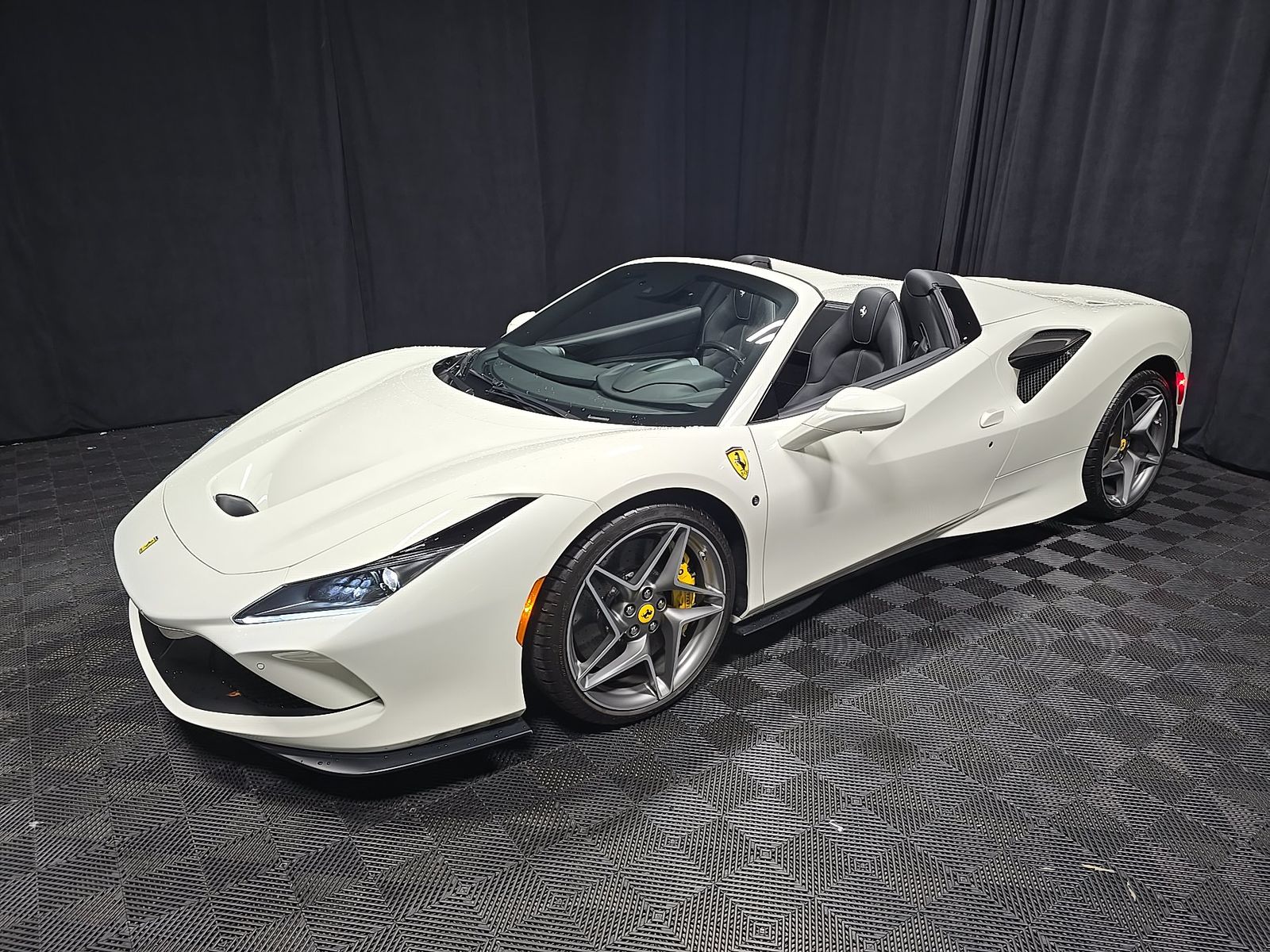 2022 Ferrari F8 Base RWD