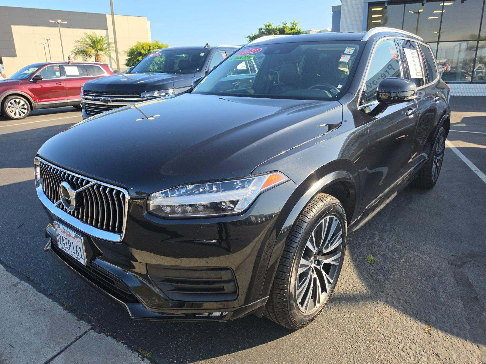 2022 Volvo XC90 T6 Momentum AWD