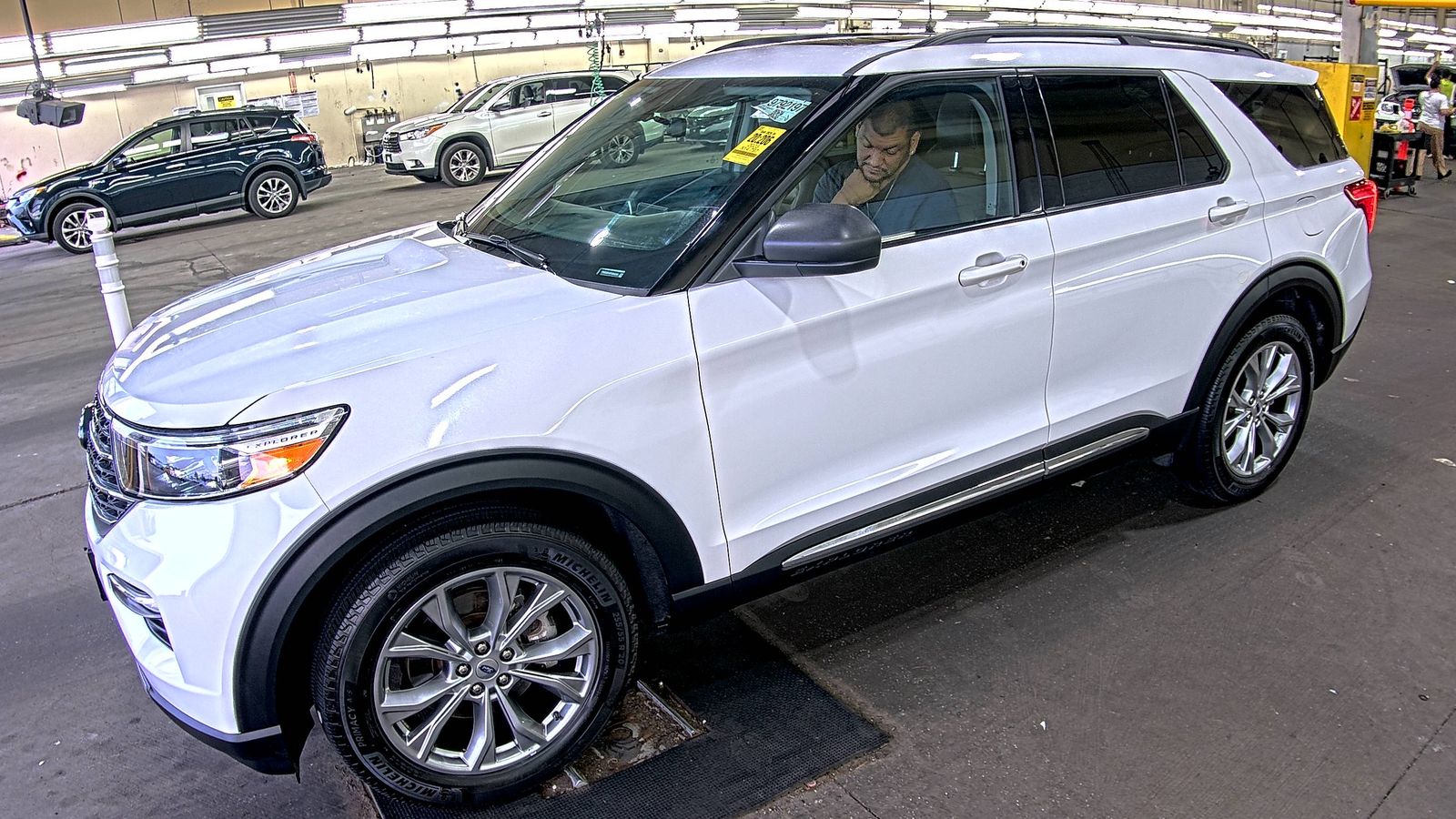 2023 Ford Explorer XLT AWD