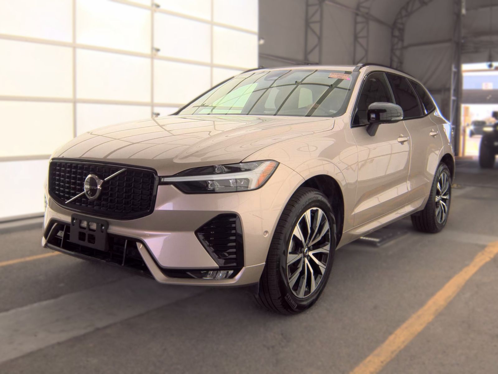 2025 Volvo XC60 B5 Plus FWD