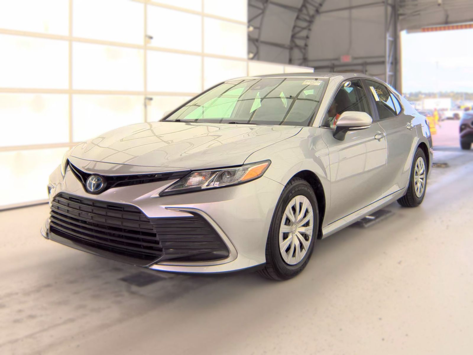 2022 Toyota Camry Hybrid LE FWD