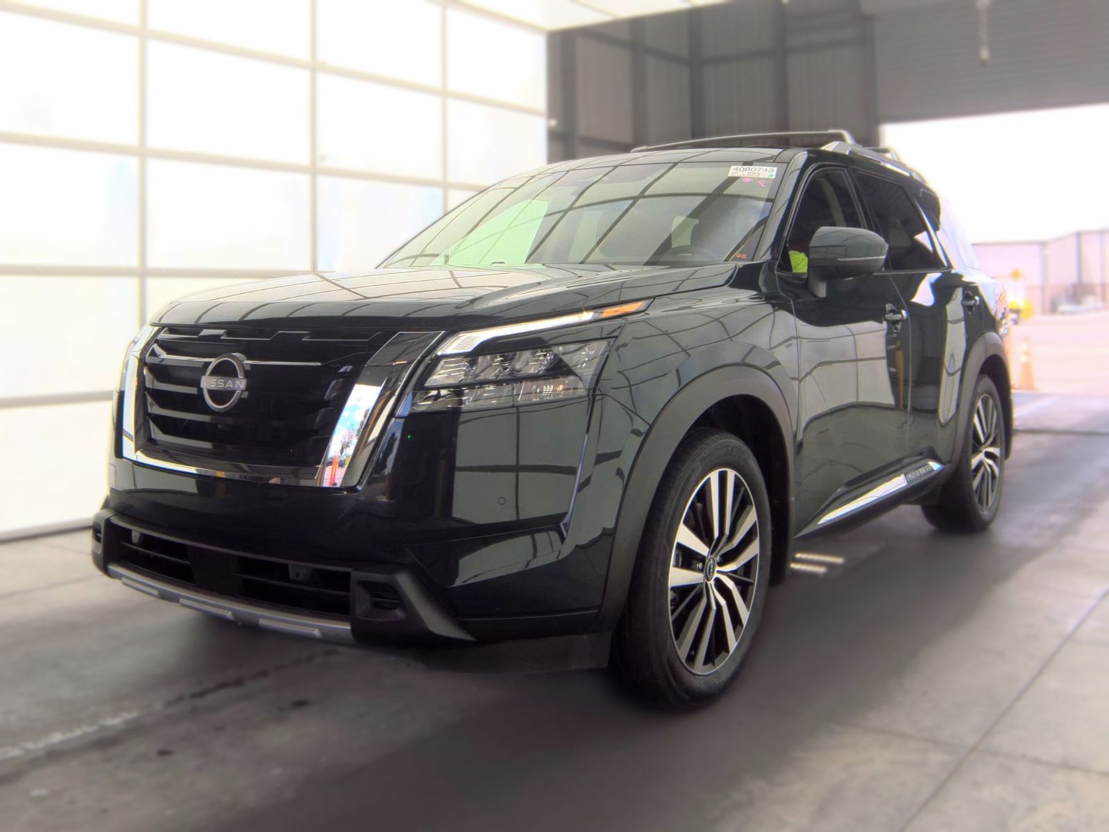 2025 Nissan Pathfinder Platinum FWD