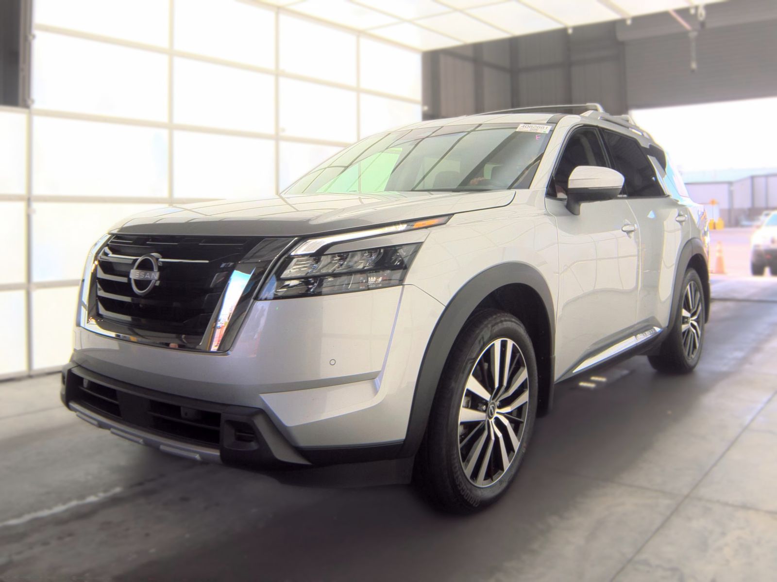 2025 Nissan Pathfinder Platinum FWD