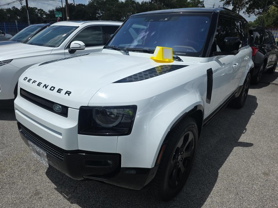 2022 Land Rover Defender 110 X-Dynamic SE AWD