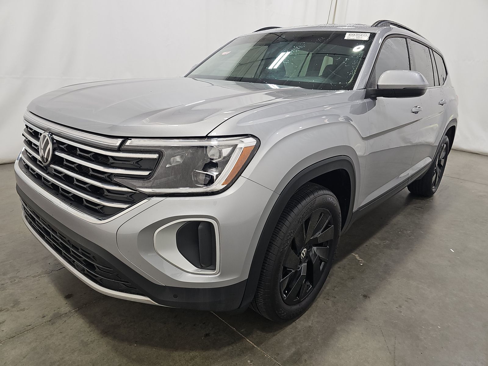 2025 Volkswagen Atlas 2.0T SE FWD
