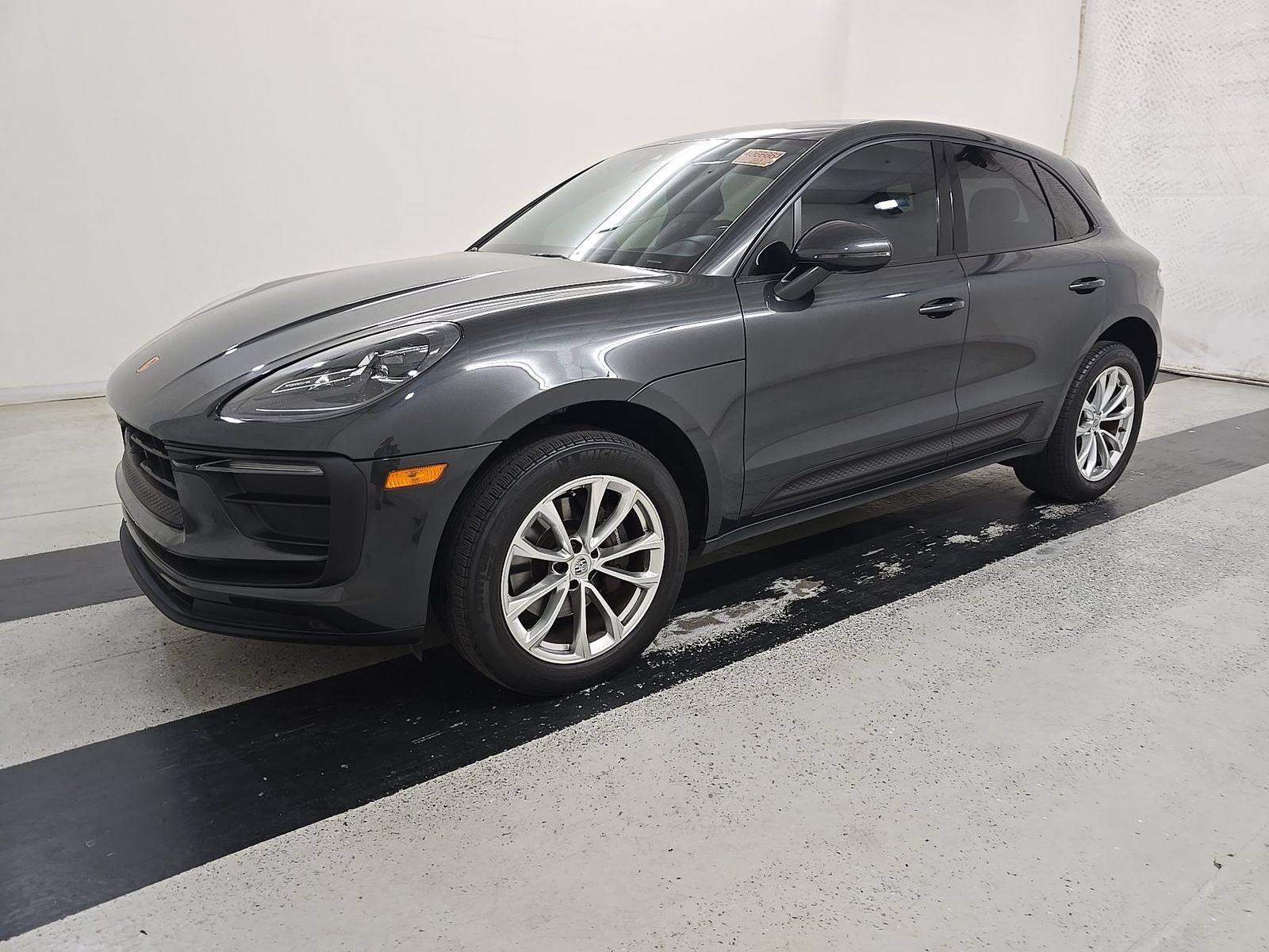 2023 Porsche Macan Base AWD