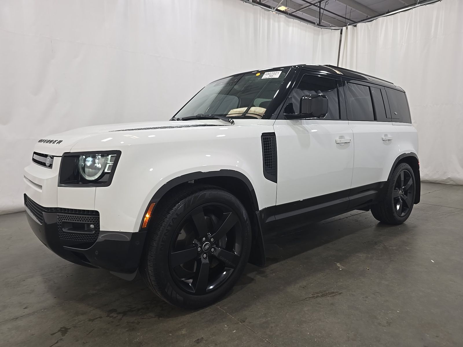 2024 Land Rover Defender 110 X-Dynamic SE FWD