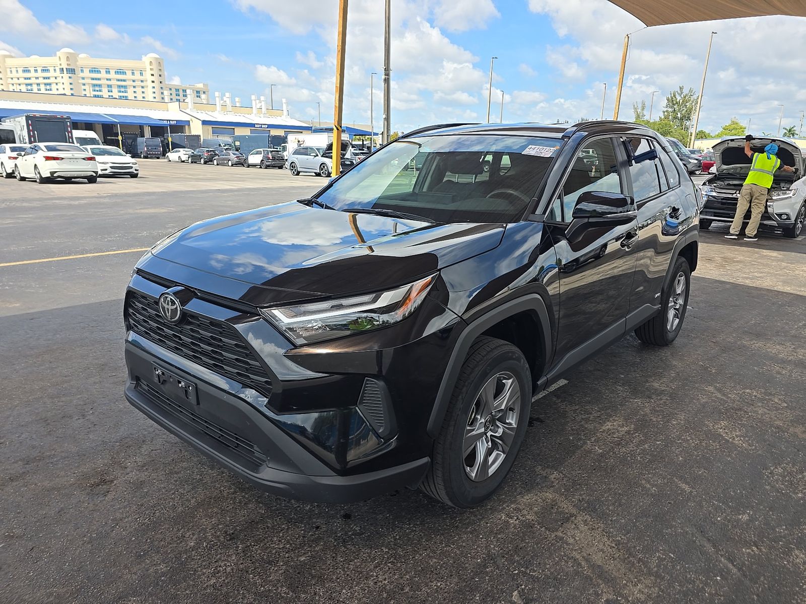 2025 Toyota RAV4 Hybrid XLE AWD