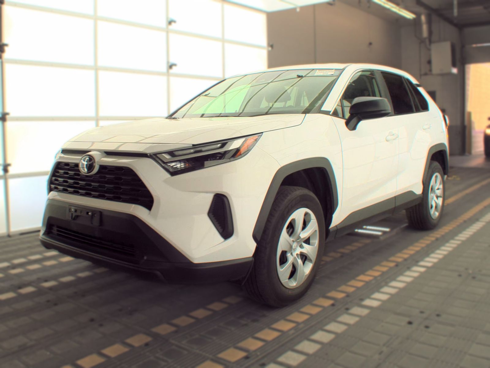 2025 Toyota RAV4 LE FWD