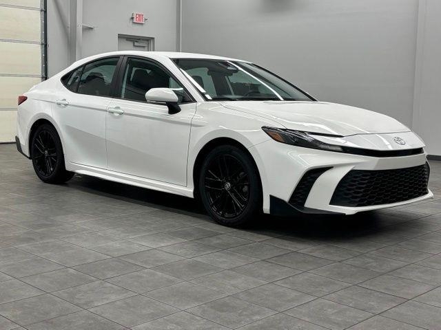 2025 Toyota Camry SE FWD