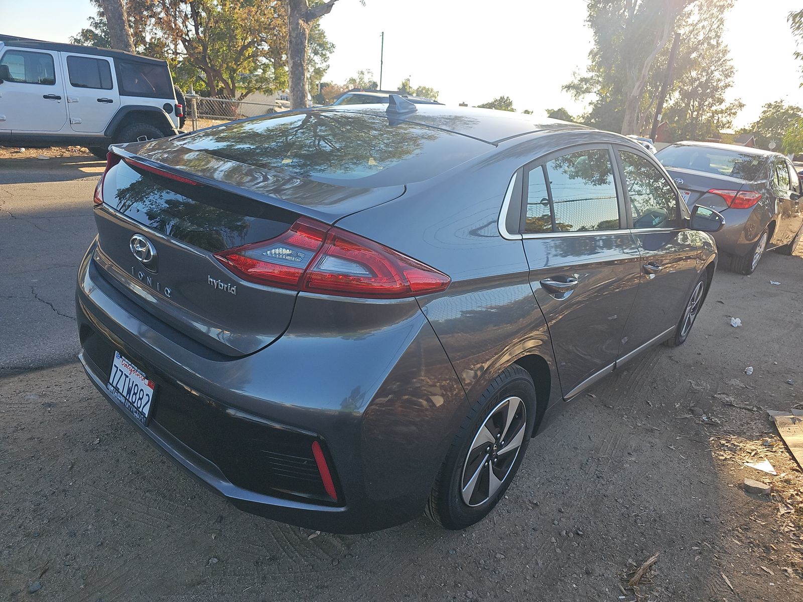 2017 Hyundai Ioniq Hybrid SEL — 4