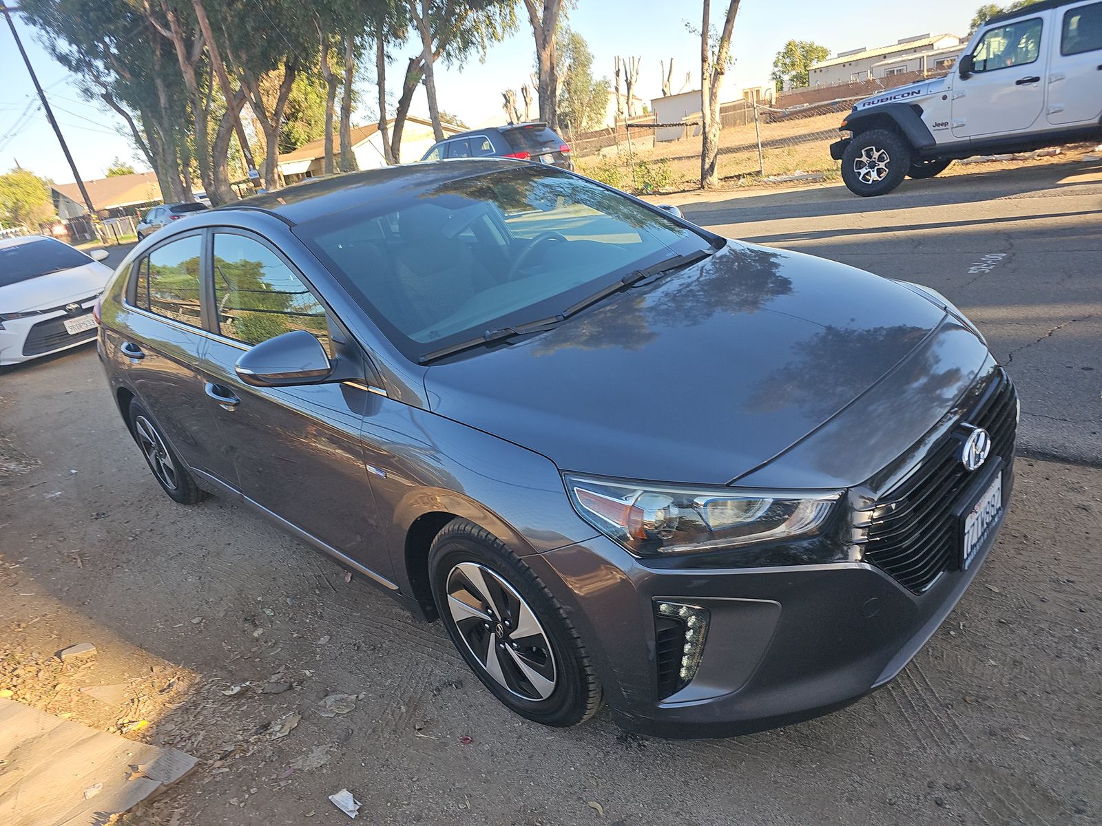 2017 Hyundai Ioniq Hybrid SEL — 3
